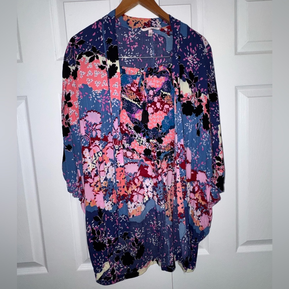Vintage Victoria’s Secret Floral Kimono & Shorts Lounge Set | Boho | XS/S & Med - Picture 3 of 12